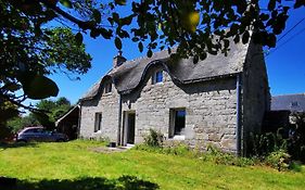 jolie longère dans un hameau de Bubry